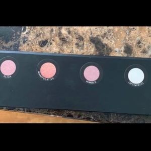 Younique Eyeshadow Palette